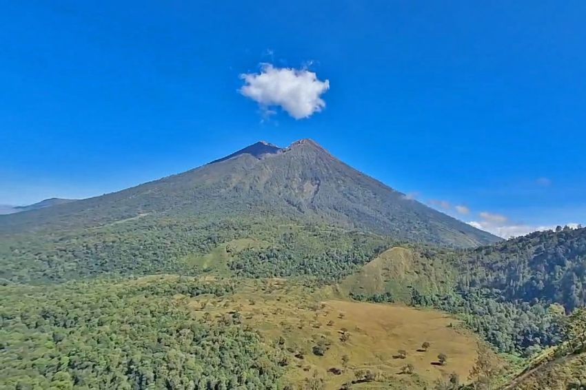 Dear Pendaki, Ini Jalur Pendakian Gunung Loang Dares dengan Pesona Alam Rinjani