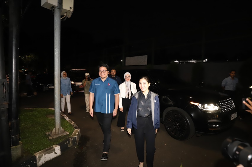 Ketua Harian DPP Perindo Angela Silaturahmi ke Rumah Zulhas, Bahas Apa?