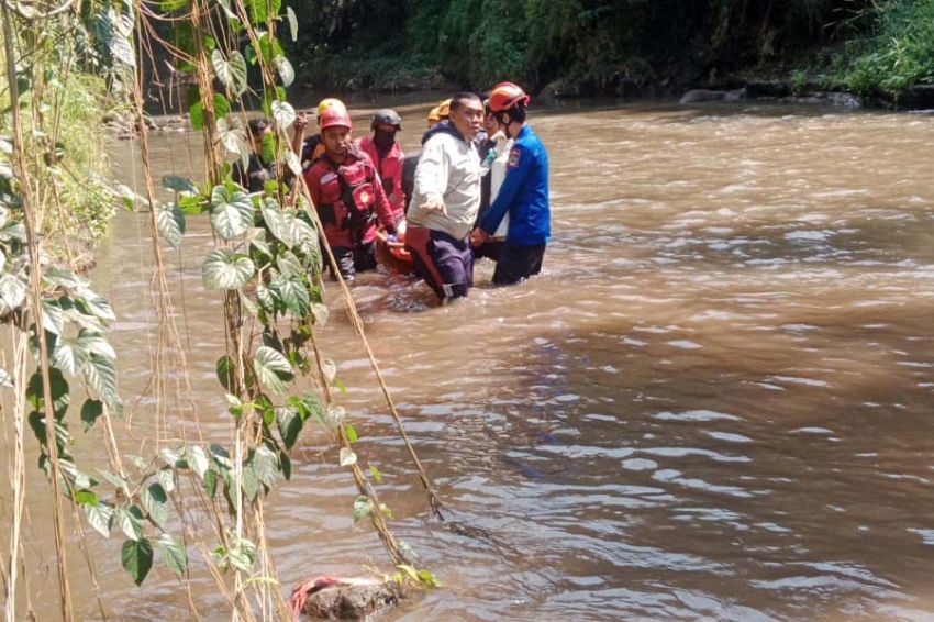 Detik-detik Menegangkan Evakuasi Pemuda yang Nekat Lompat dari Jembatan Suhat UB Malang