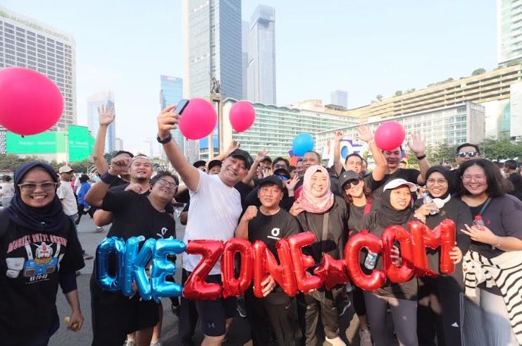 Intip Keseruan Kepengen Jogging Okezone.com di CFD Jakarta, Peserta Bawa Balon Pembeda