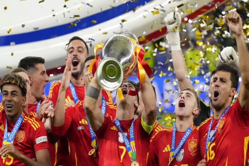 Lamine Yamal Tak Sabar Kembali ke Spanyol, Rayakan Gelar Juara Piala Eropa