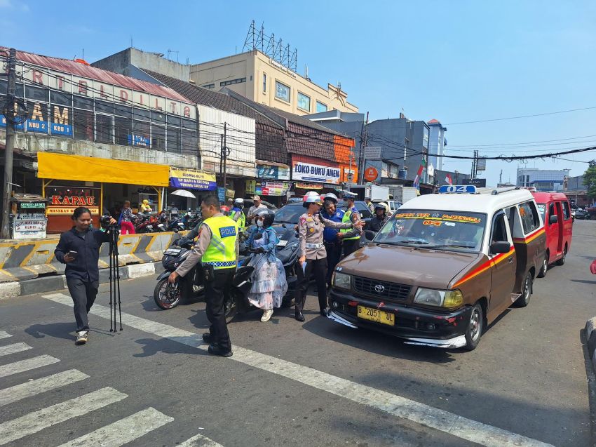 Kompol Yunita Natalia Rungkat Pimpin Operasi Patuh Jaya di Pasar Minggu, 25 Kendaraan Ditindak
