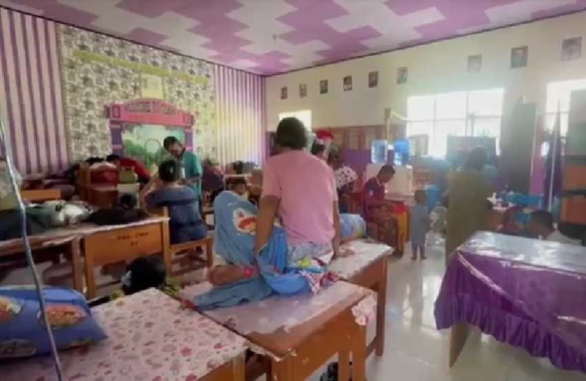 167 Korban Banjir Gorontalo Mengungsi ke Gedung Sekolah, Para Guru Buka Dapur Umum