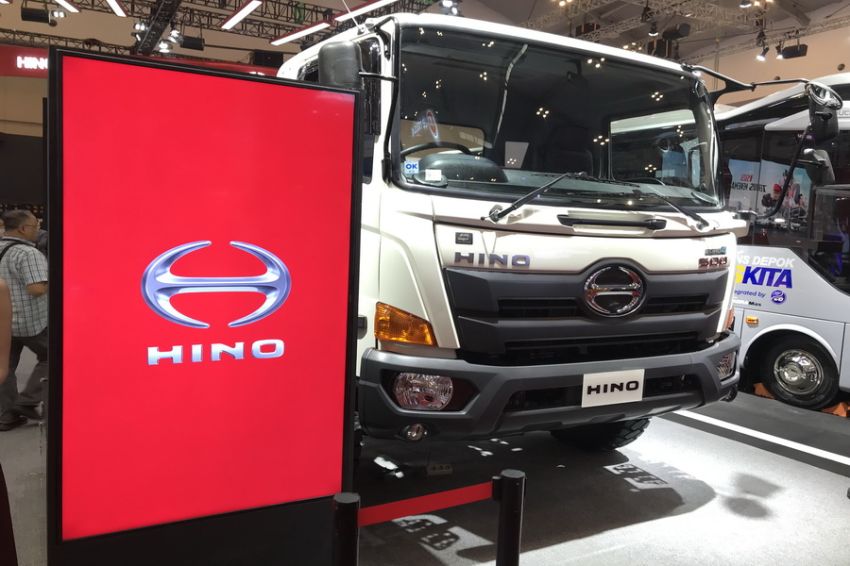 GIIAS 2024, Hino Hadirkan Light Duty Truck 6x2 Pertama dan Satu-satunya di Indonesia