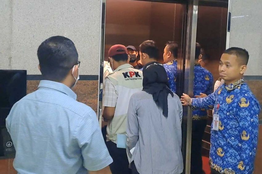 KPK Geledah Kantor Pengadaan Barang dan Jasa Pemkot Semarang