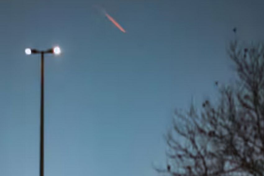 Meteor Melintas di Atas Patung Liberty, Picu Getaran seperti Gempa