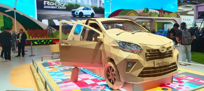 Daihatsu Sigra Kardus dan Rocky Hybrid Hadir di GIIAS 2024