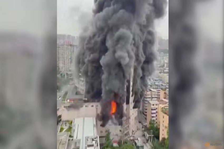 Horor! Mal 14 Lantai Terbakar Hebat, 16 Orang Tewas