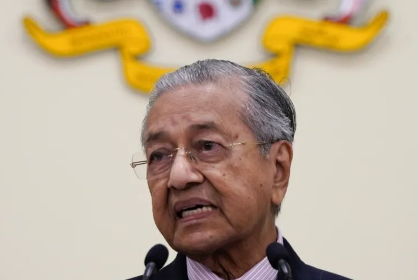 Mahathir Mohamad yang Berusia Hampir 100 Tahun Dirawat di Rumah Sakit