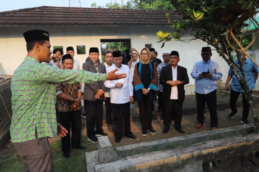 Ziarah ke Makam Pendiri Matla'ul Anwar, Airin: Panutan yang Harus Diteladani