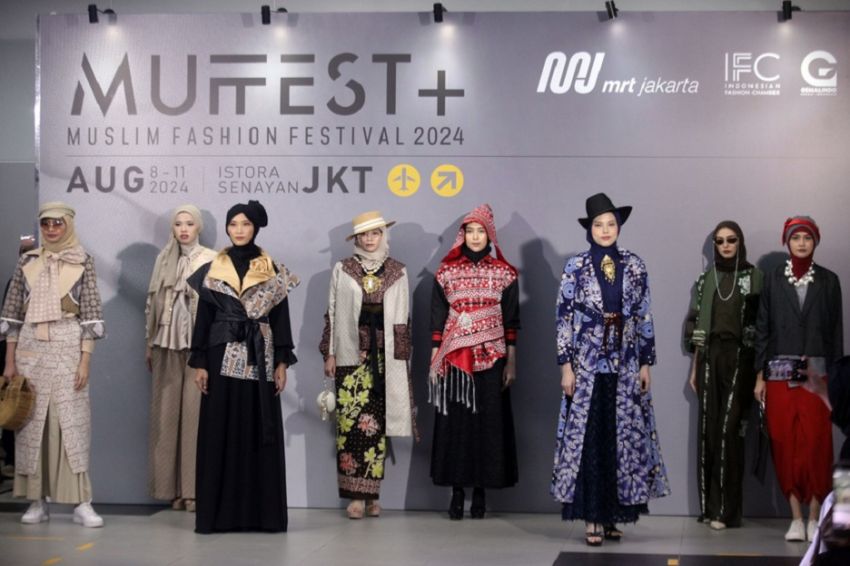 Jelang Muffest 2024, 12 Desainer IFC Gelar Fesyen Show di Stasiun MRT Jakarta