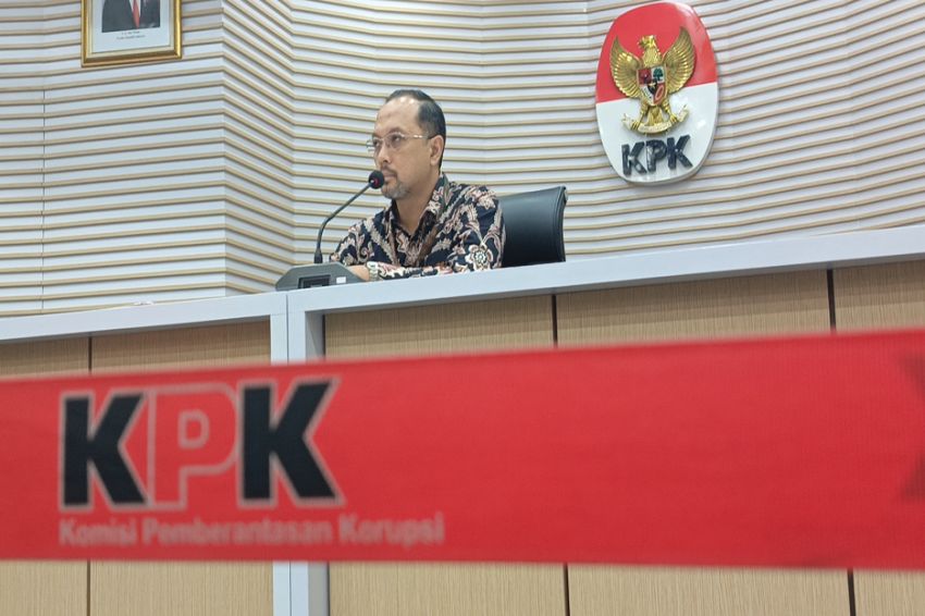 Barang Disita saat Penggeledahan KPK di Semarang dari Smartphone hingga Dokumen