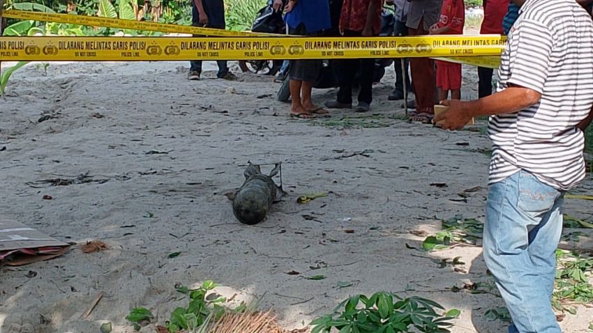Heboh! Pemulung Temukan Benda Diduga Mortir di Sungai Tanjung saat Cari Besi