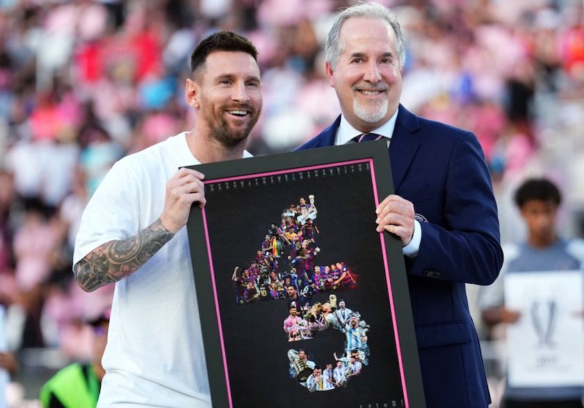 Momen Lionel Messi Terima Penghargaan dari Inter Miami setelah Raih Trofi ke-45