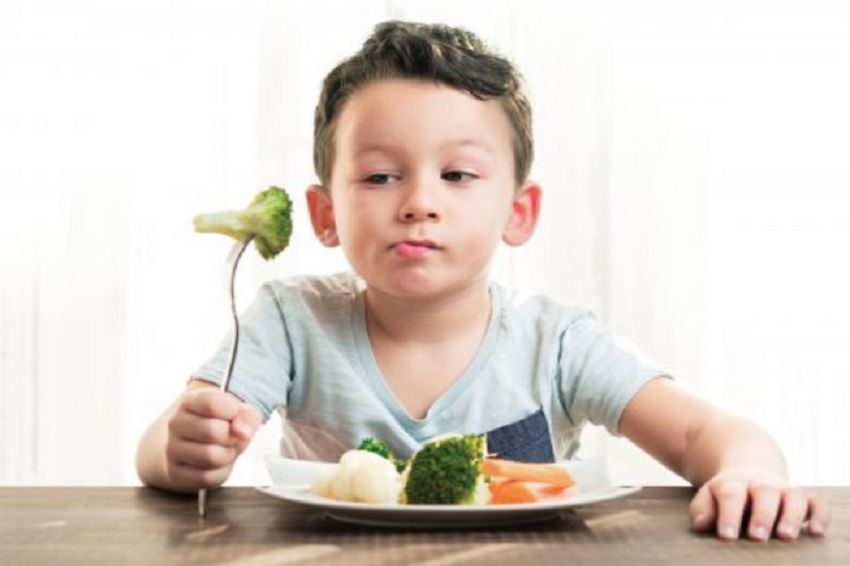 5 Cara Membiasakan Anak Konsumsi Makanan Bergizi
