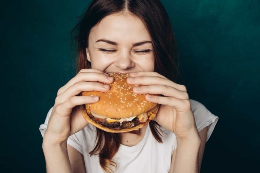 10 Bahaya Makan Junk Food, Picu Diabetes hingga Kanker