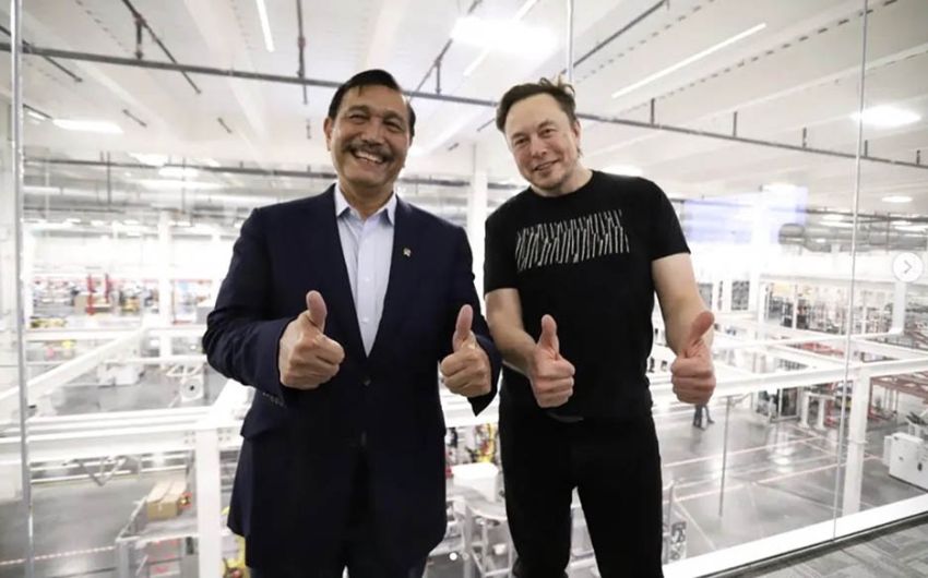 Luhut Akui Tesla Batal Bangun Pabrik di Indonesia, Pertemuan Jokowi-Musk Sia-sia?
