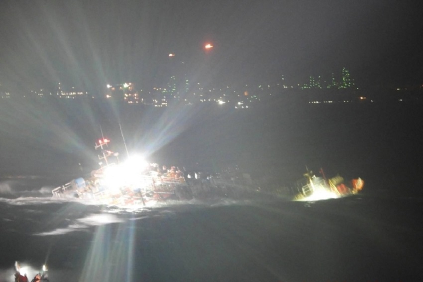 Kapal Tanker Filipina Tenggelam, 1,4 Juta Liter BBM Tumpah di Laut