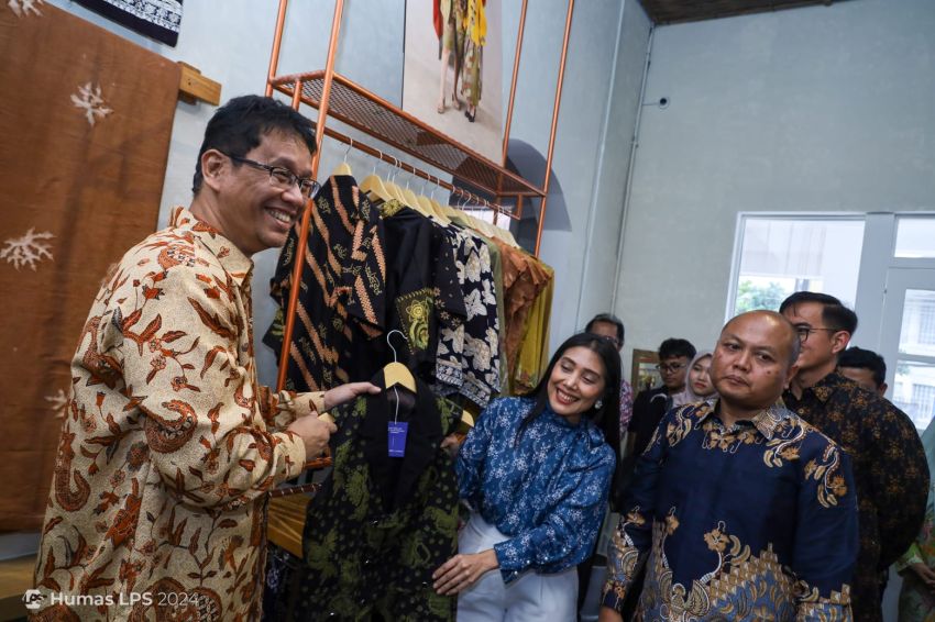 Dukung UMKM Batik, LPS Resmikan Rumah Batik Fractal di Sukabumi