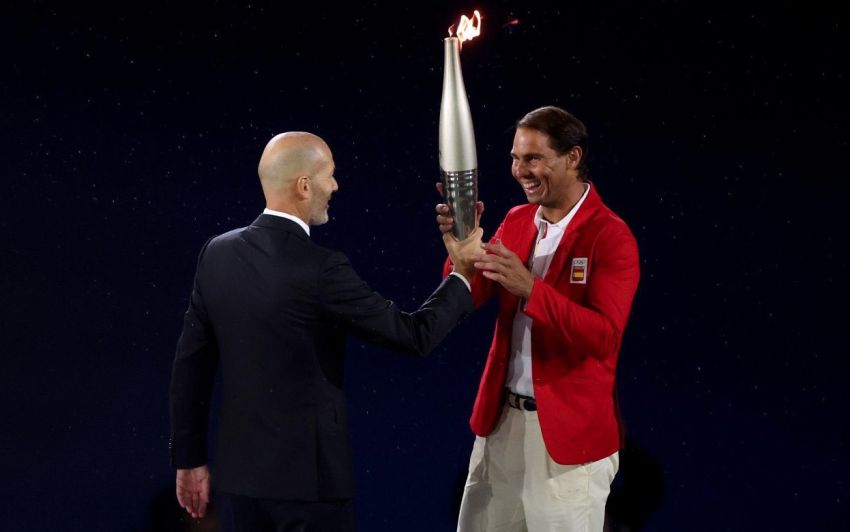 Estafet Obor dari Zinedine Zidane ke Rafael Nadal Warnai Opening Ceremony Olimpiade Paris 2024