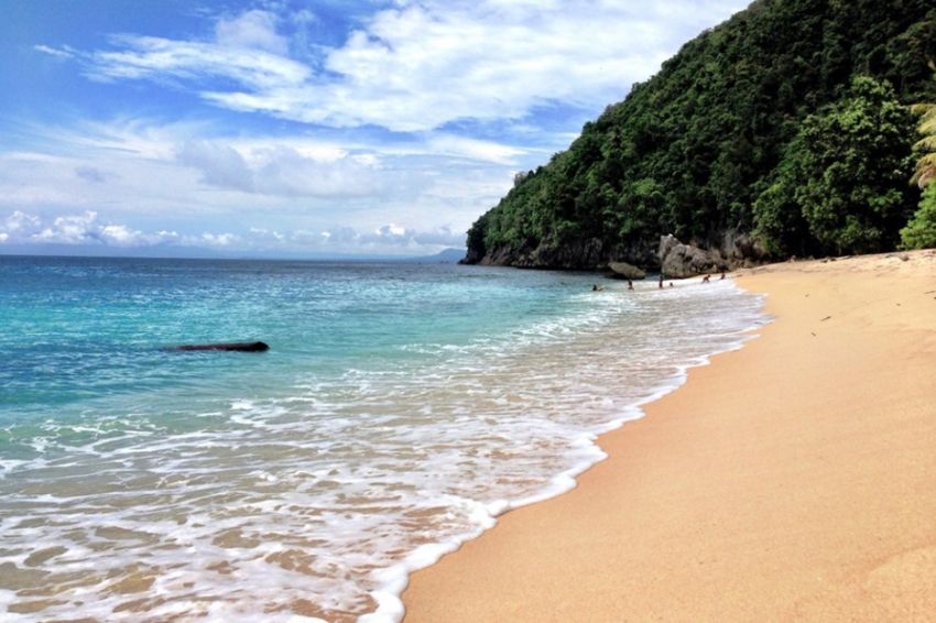 5 Pantai Pasir Putih Terindah di Papua, Surga Tersembunyi