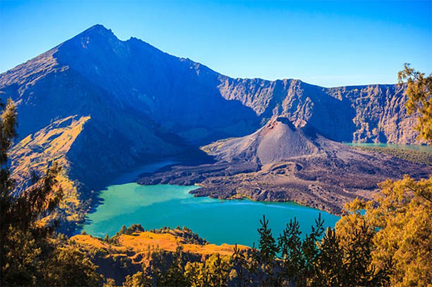 5 Rekomendasi Gunung untuk Merayakan Momen 17 Agustus, Siap Kibarkan Merah Putih!