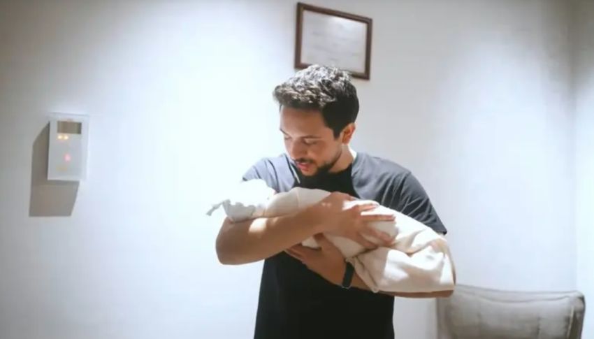 Putra Mahkota Yordania Al Hussein Merayakan Kelahiran Anak Pertama Perempuan