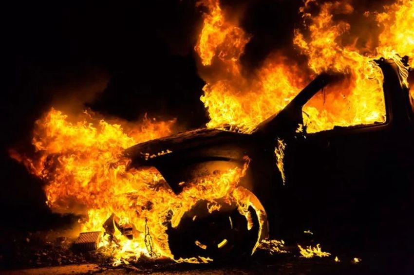 Mengapa Kebakaran di Mobil Listrik Sangat Sulit Dipadamkan?