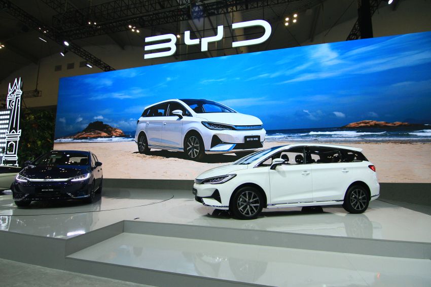 BYD Libas Pabrikan Jepang di GIIAS 2024, Rahasianya Ada di Harga dan Teknologi!