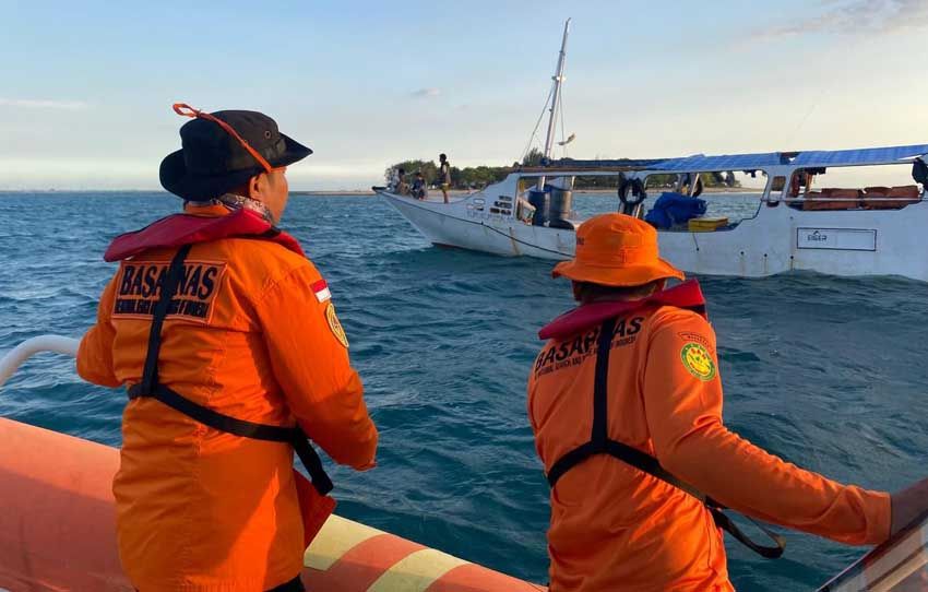 Kapal Jolloro Tenggelam di Perairan Takalar, 31 Penumpang Selamat Dievakuasi Tim SAR