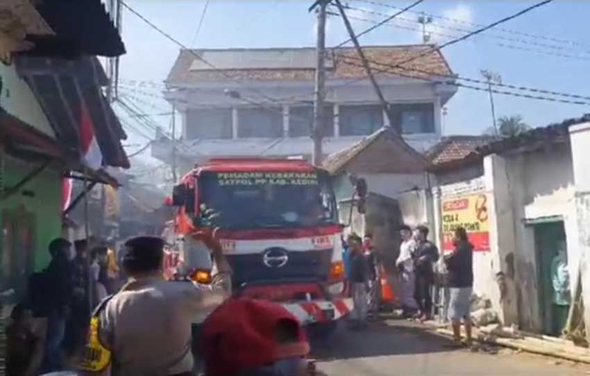 Ponpes Lirboyo Kebakaran, Sejumlah Santri Alami Sesak Napas