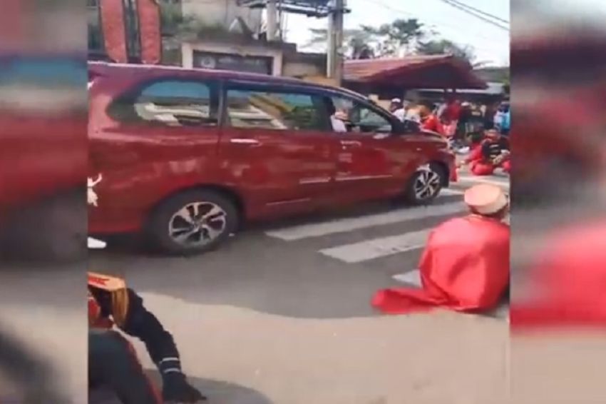 Viral, Mobil Dinas Pemkab Toraja Utara Dirusak Massa Gegara Serobot Barisan Drumband dan Gerak Jalan HUT Ke-79 RI