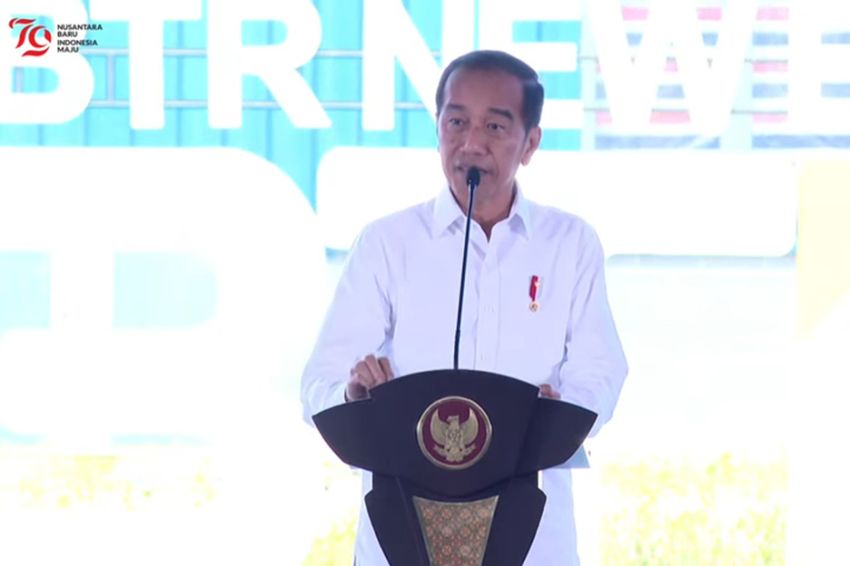 Jokowi Resmikan Pabrik Bahan Anoda Baterai Lithium di Kendal