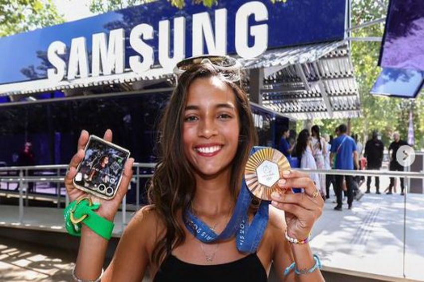 Strategi Selfie Atlet Olimpiade, Dongkrak Penjualan Samsung Galaxy Flip Z