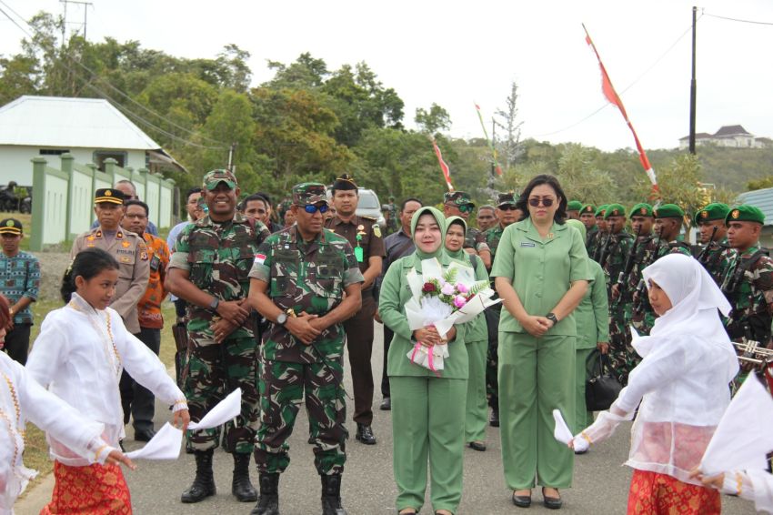 Brigjen TNI Antoninho Resmikan Kampung Pancasila di Seram Bagian Barat