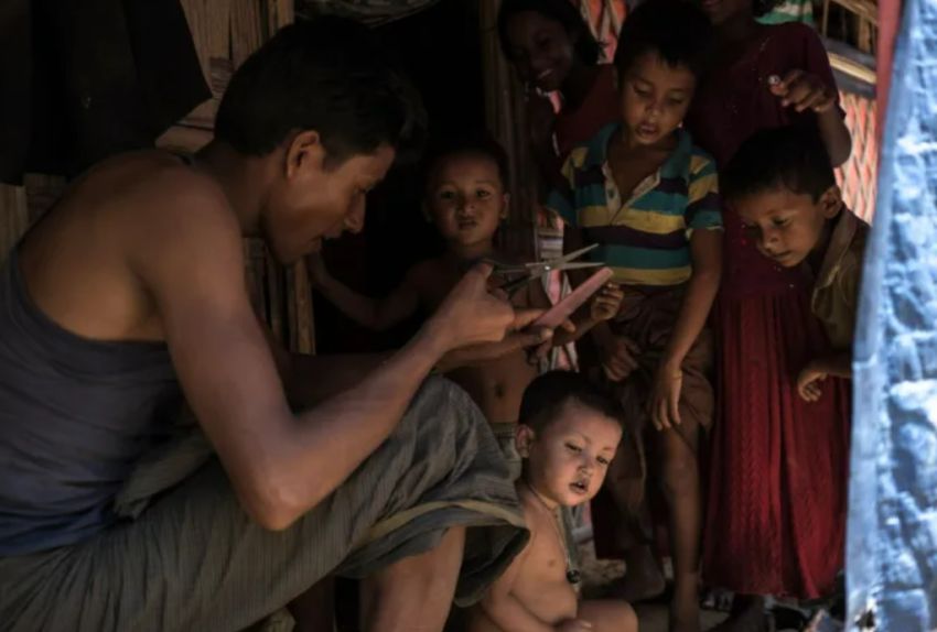 Hendak Melarikan Diri dari Myanmar, Puluhan Warga Rohingya Ditembaki Drone