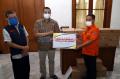 Sido Muncul Serahkan Ribuan Botol JSH Herbal untuk Pasien Covid-19 Jawa Timur