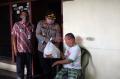 Polrestabes Semarang Door to Door Bagikan Sembako di Kelurahan Mangunharjo