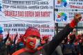 Ratusan Buruh Demo Tolak Omnibus Law RUU Cipta Kerja