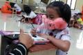 Keren Sekali, Petugas PPSU Duri Pulo Sediakan Wifi Gratis untuk Belajar Online