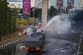 Terlibat Bentrok, Polisi Gunakan Water Canon Halau Mahasiswa Makassar