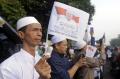 Massa Simpatisan Habib Rizieq Padati Jalan KS Tubun Petamburan Jakarta