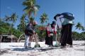 Bersama Jurnalis, Pertamina MOR VII Gelar Aksi Bersih-Bersih di Pantai Bara