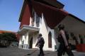 Polres Tanjung Perak Kerahkan Anjing Pelacak Sisir Gereja di Surabaya Utara