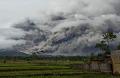 Gunung Semeru Kembali Keluarkan Awan Panas Guguran Sejauh 4,5 Kilometer