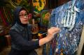 Denok 5 Warna Hasilkan Lukisan Limbah Serbuk Kayu Bernilai Jutaan Rupiah