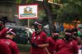 Gerakan Jakarta Bermasker, Polisi dan Super Hero Bagikan Masker dan Multivitamin