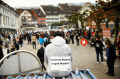 Tolak Penguncian Wilayah, Warga Swiss Demo Mengenakan APD