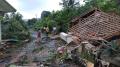 Gedung Sekolah Ambruk dan 7 Rumah Rusak Akibat Pergerakan Tanah di Desa Singajaya Tasikmalaya