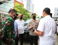 Berikan Dukungan Moril, Walikota Makassar Jenguk Korban Ledakan Bom Gereja Katedral